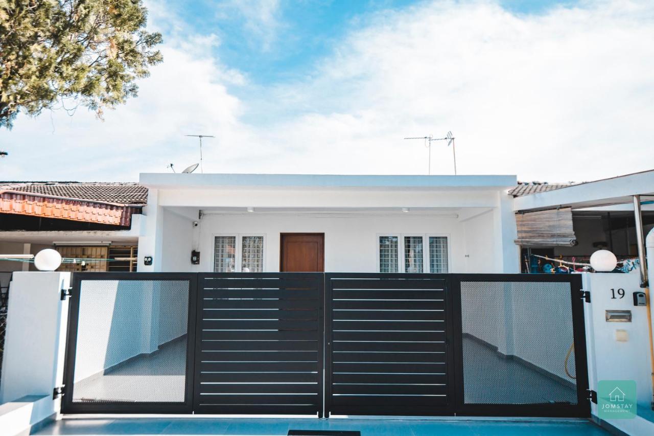 Jomstay Muji 19 & 7 Inn Ipoh Garden 8-10 Pax المظهر الخارجي الصورة