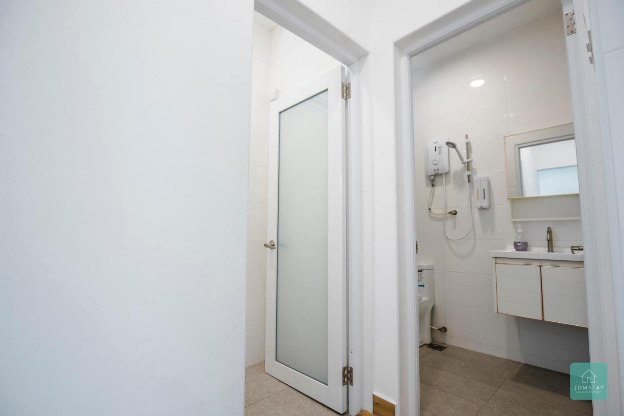 Jomstay Muji 19 & 7 Inn Ipoh Garden 8-10 Pax المظهر الخارجي الصورة